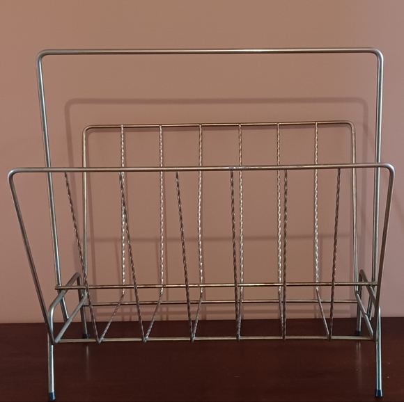 Vintage Retro Gold Record Magazine File Rack Holder With Metal Twisted Detail - Picture 5 of 8